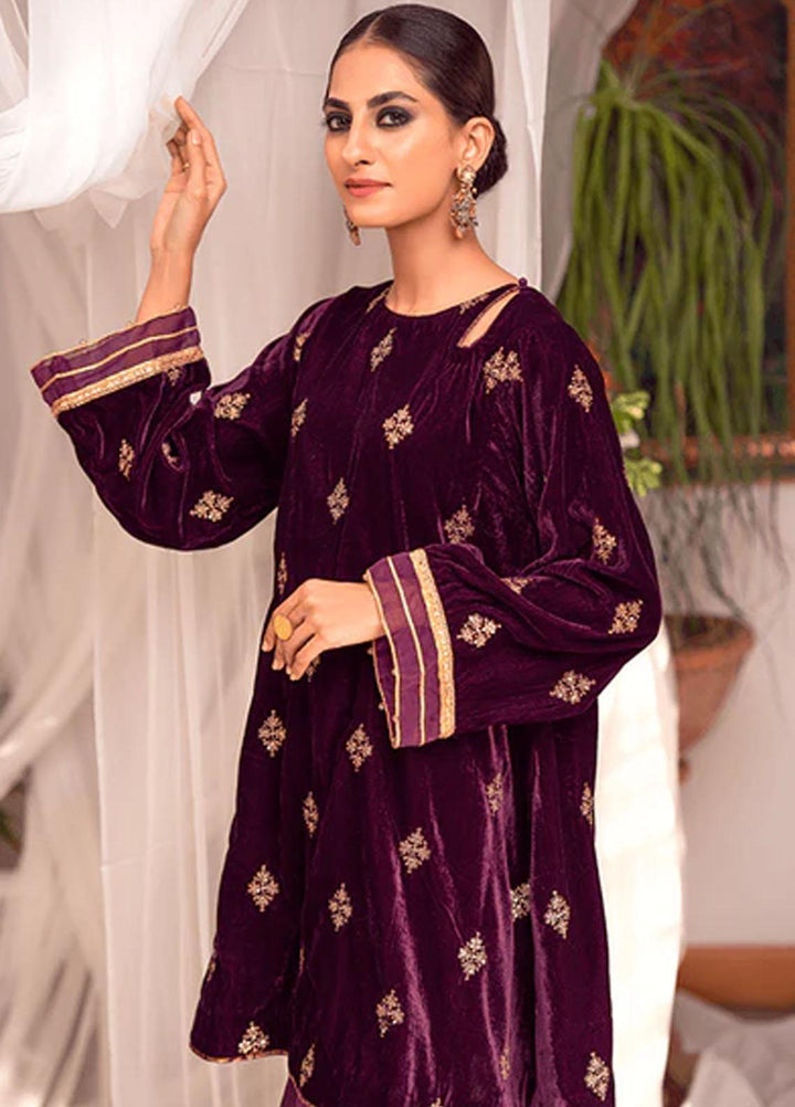 Zaaviay Luxury Pret Embroidered Velvet 2 Piece Suit ZBHM22-10 MAHTAB