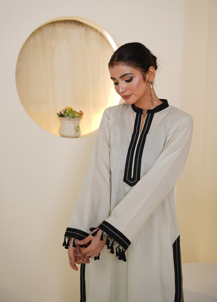 Ghazal by Tosheeza Saith Pret Embroidered Lawn 2 Piece Suit Saher-E-Safed
