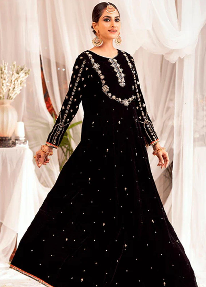 Zaaviay Luxury Pret Embroidered Velvet 2 Piece Suit ZBHM22-02 MAHGUL