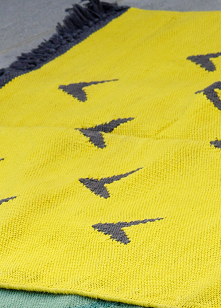 The h.i.s studio Area Rugs Birds R-25006-Yellow/Charcoal