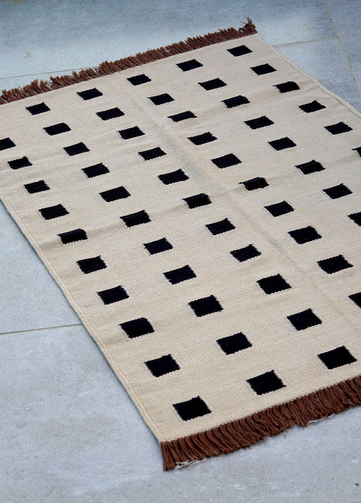 The h.i.s studio Area Rugs Box R-25005-Bone/Black