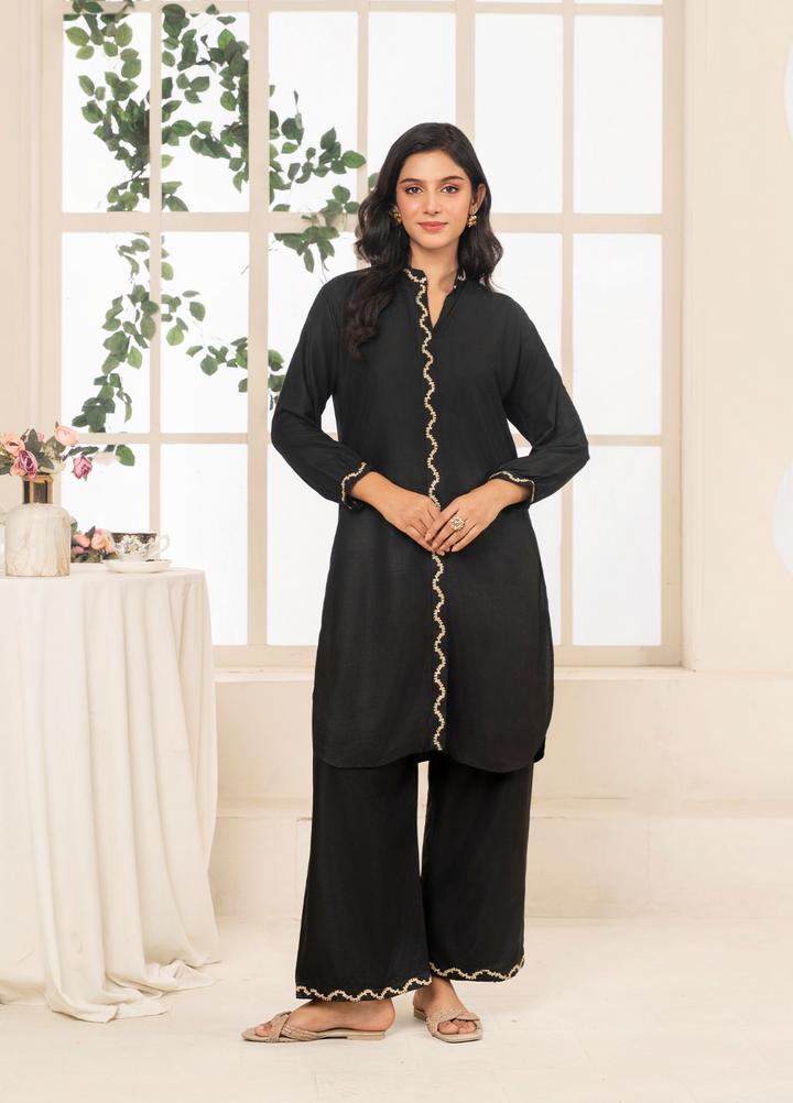 Lamhay by Haniya Mahnoor Pret Embroidered Linen 2 Piece Suit Midnight