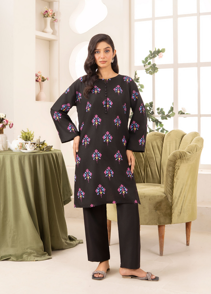 Lamhay by Haniya Mahnoor Pret Embroidered Linen 2 Piece Suit Noir