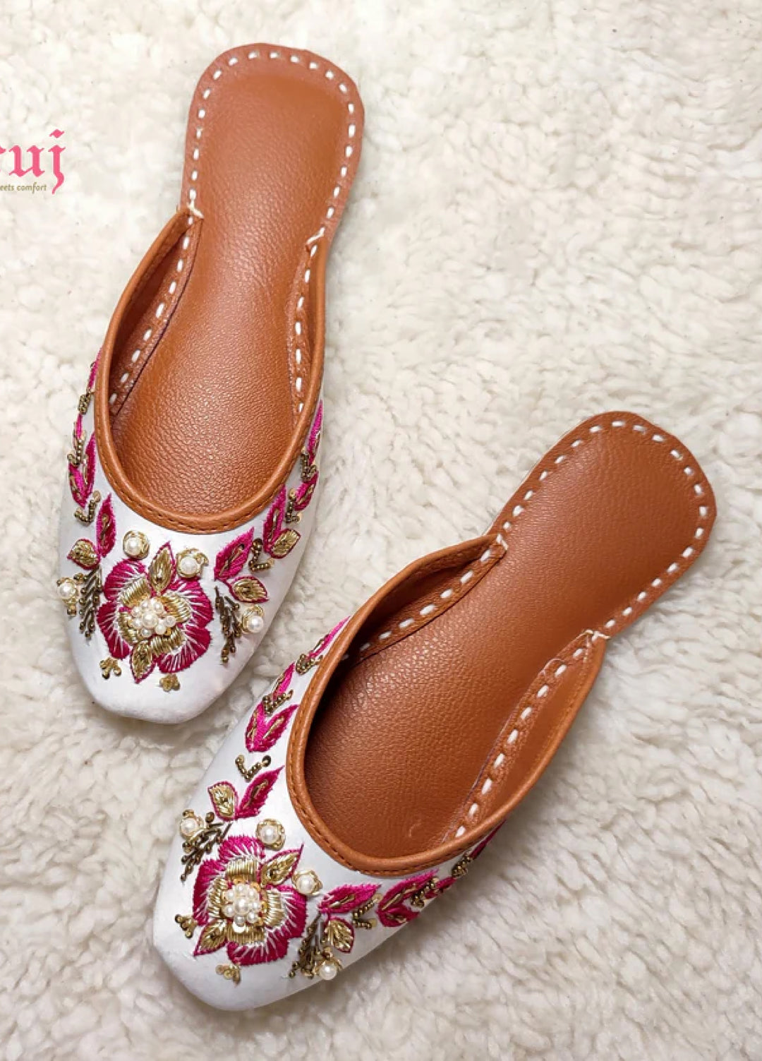 Zuruj Festive Style   Backless Khussay JU-111-W