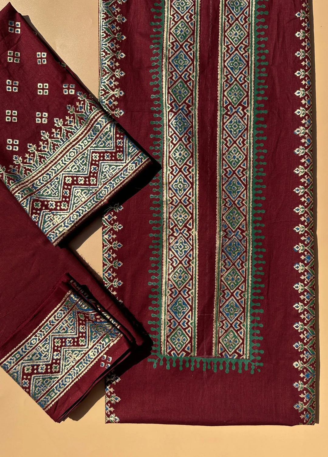 Adaa By Mahnoor Printed Cotton Lawn Suits Unstitched 2 Piece Maroon - Summer Collection
