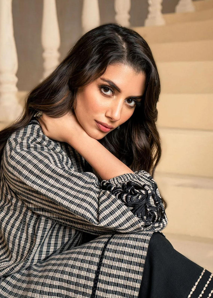 Al Karam Embroidered Yarn Suits Unstitched 2 Piece AK22FW FW-37.1-22-Black - Festive Collection