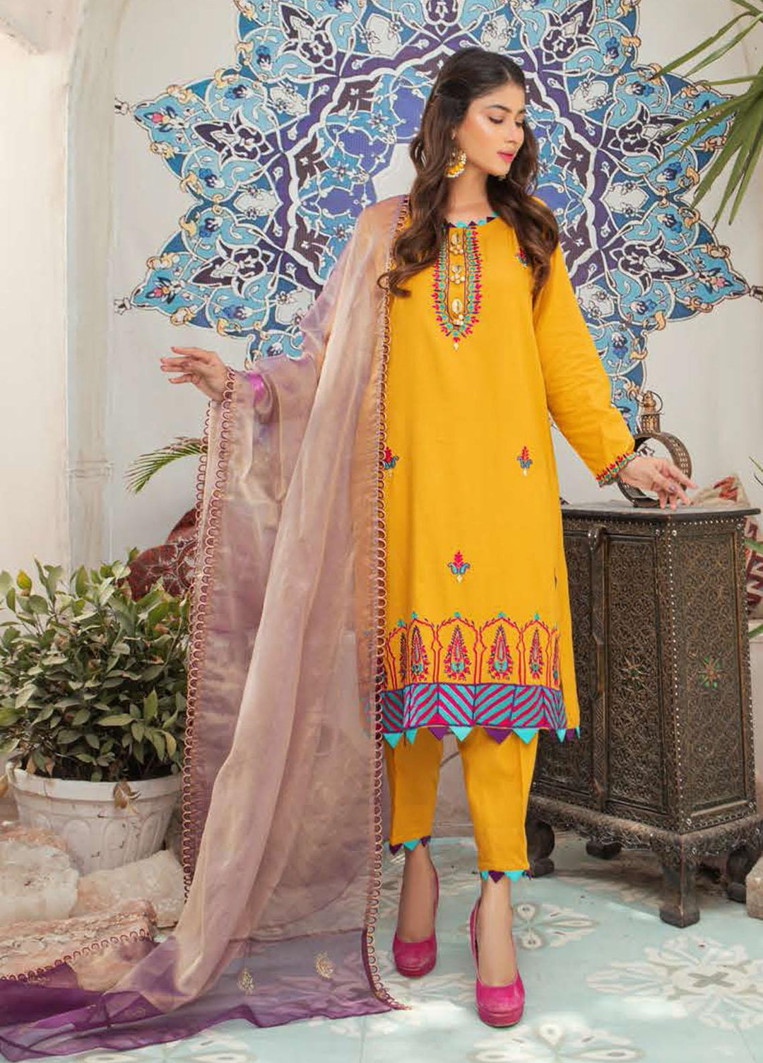 Amsin Attire Pret Luxury Lawn 3 Piece AAR21L A-06