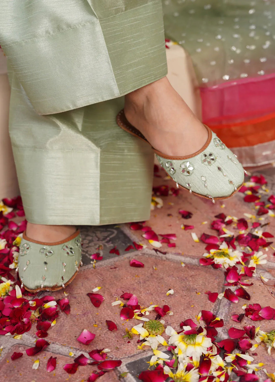 Anarkali by Saheliyan Women Khussa Naire