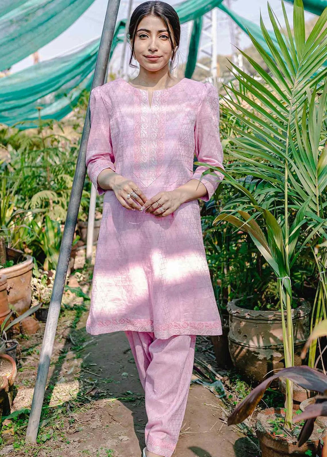 Arz Pret Embroidered Lawn 2 Piece ARZ22S SS011 Petunia