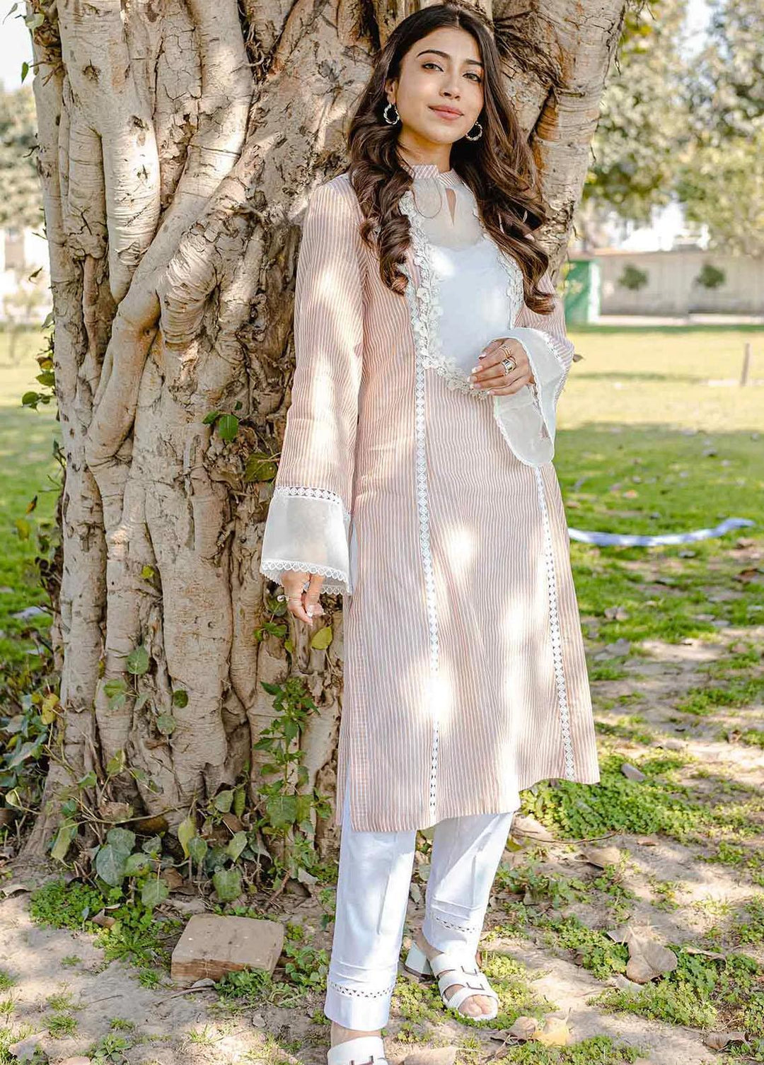 Arz Pret Embroidered Lawn Kurti ARZ22S SS09 Gladiolus
