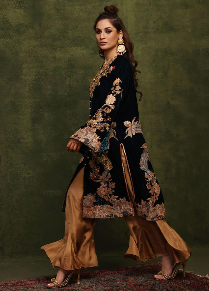 Shamaeel Ansari Pret Embroidered Velvet 2 Piece Suit CE-06