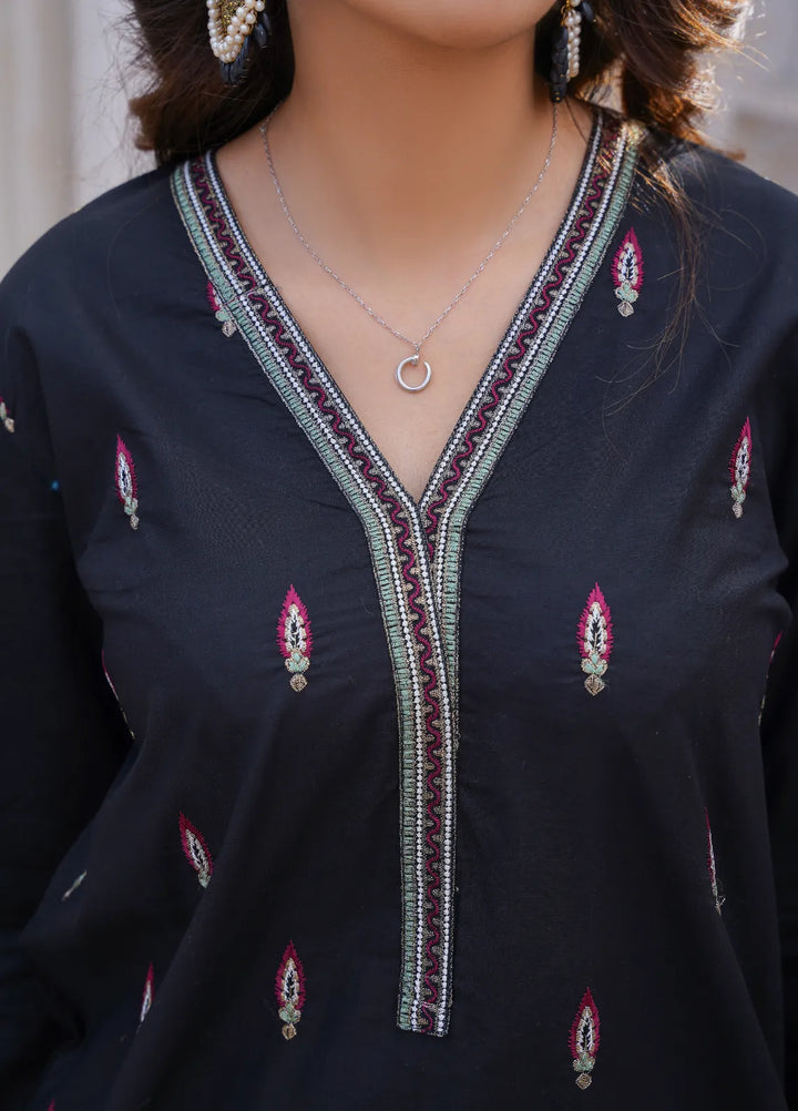 Damask Clothing Pret Embroidered Lawn 2 Piece Suit Parizay