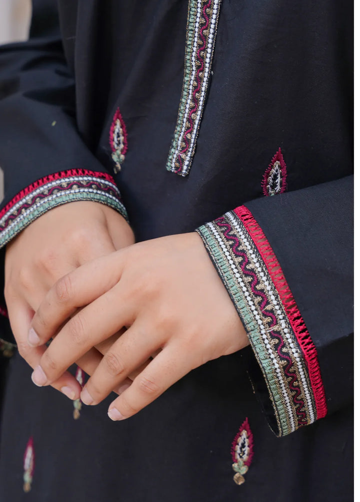 Damask Clothing Pret Embroidered Lawn 2 Piece Suit Parizay