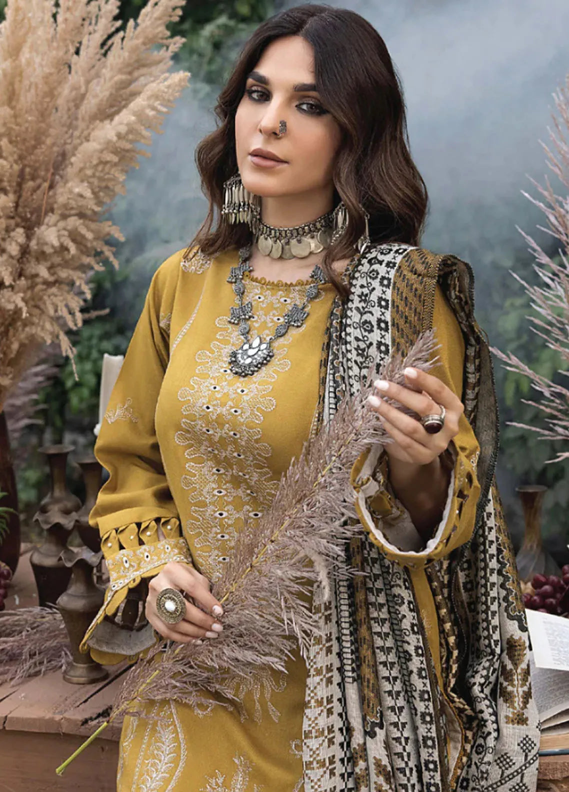 Denara Woolen Shawl and Embroidered Edition By Humdum - Design 05