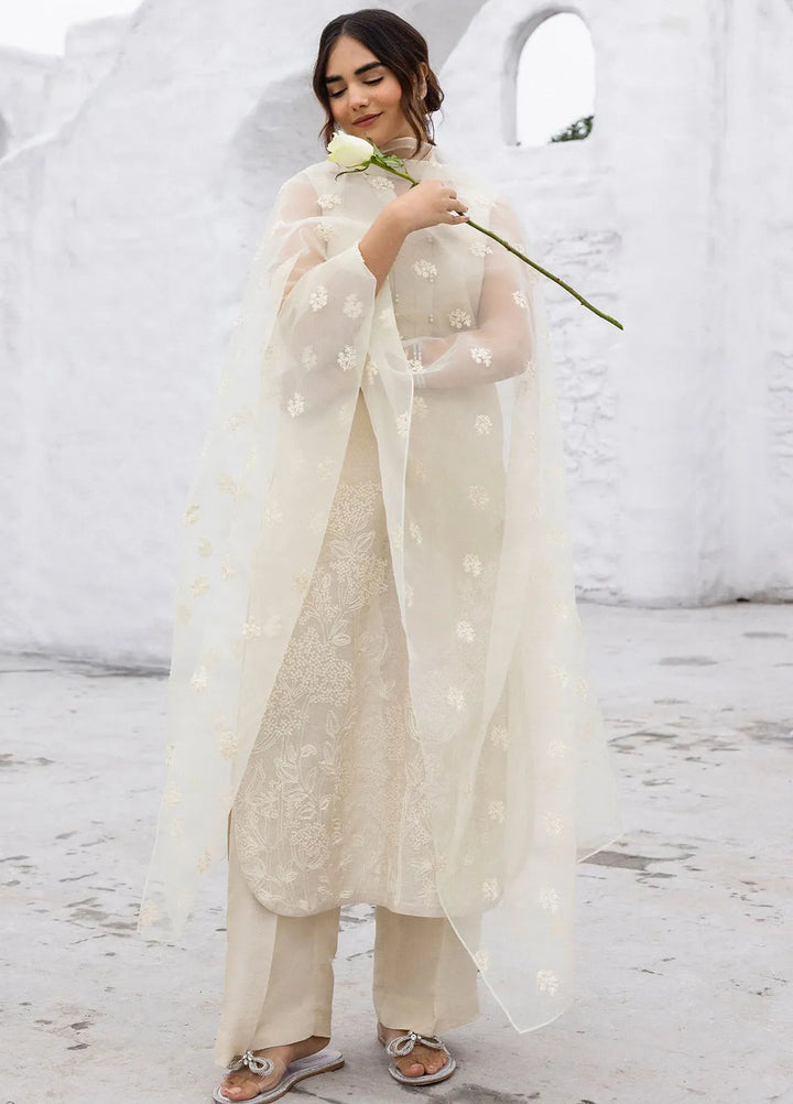 Erum Khan Pret Embroidered Cotton Karandi 3 Piece Suit Layali