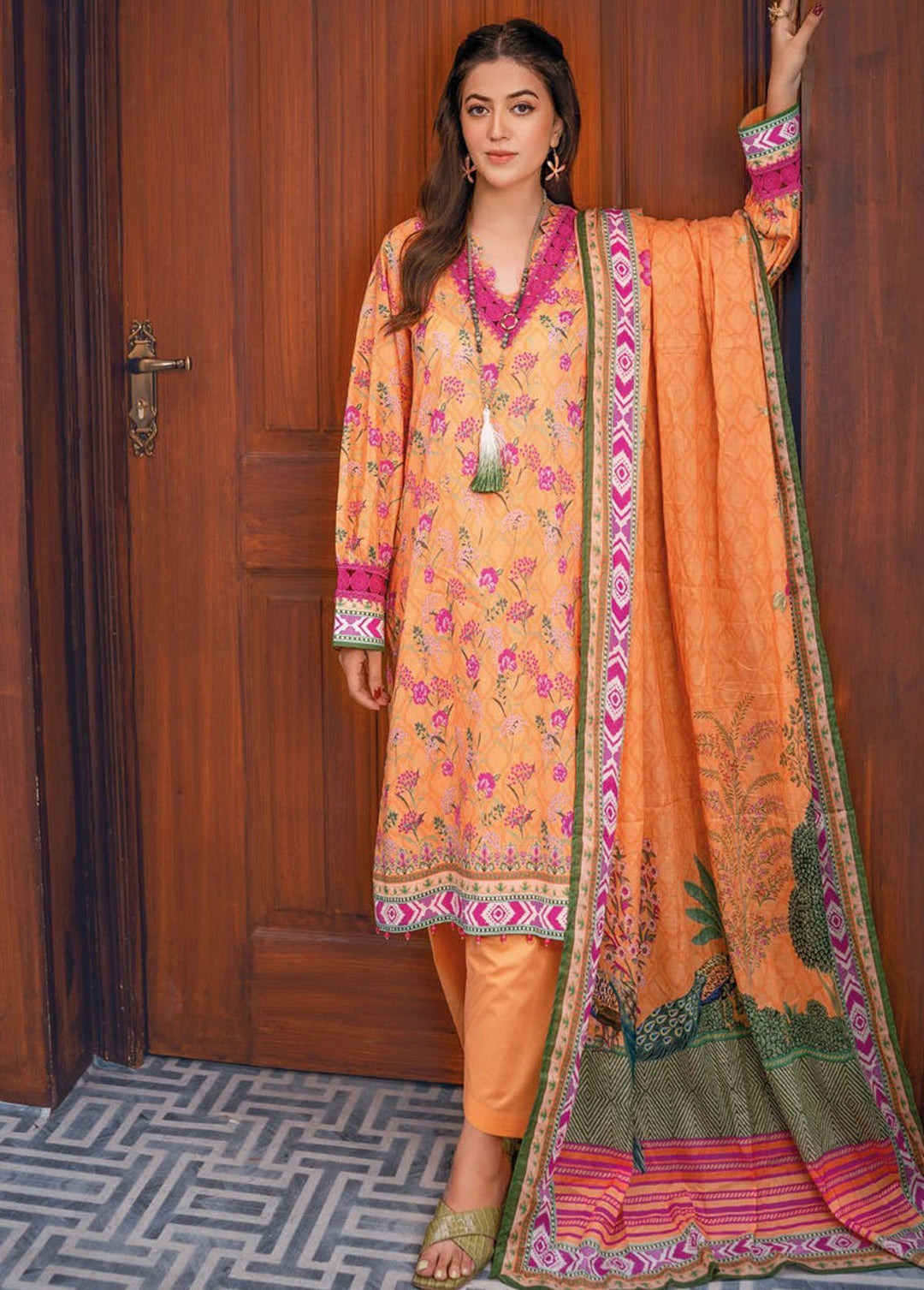 Essential By Gul Ahmed Printed Lawn Suits Unstitched 3 Piece GA24E CL-42050B - Summer Collection