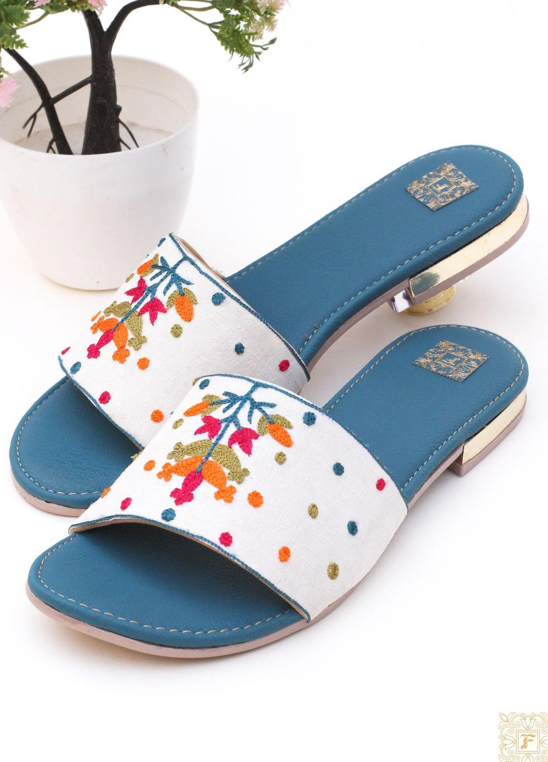 Fareeha by Tassels Casual Style Sliders MUSAVVIRA SE 87