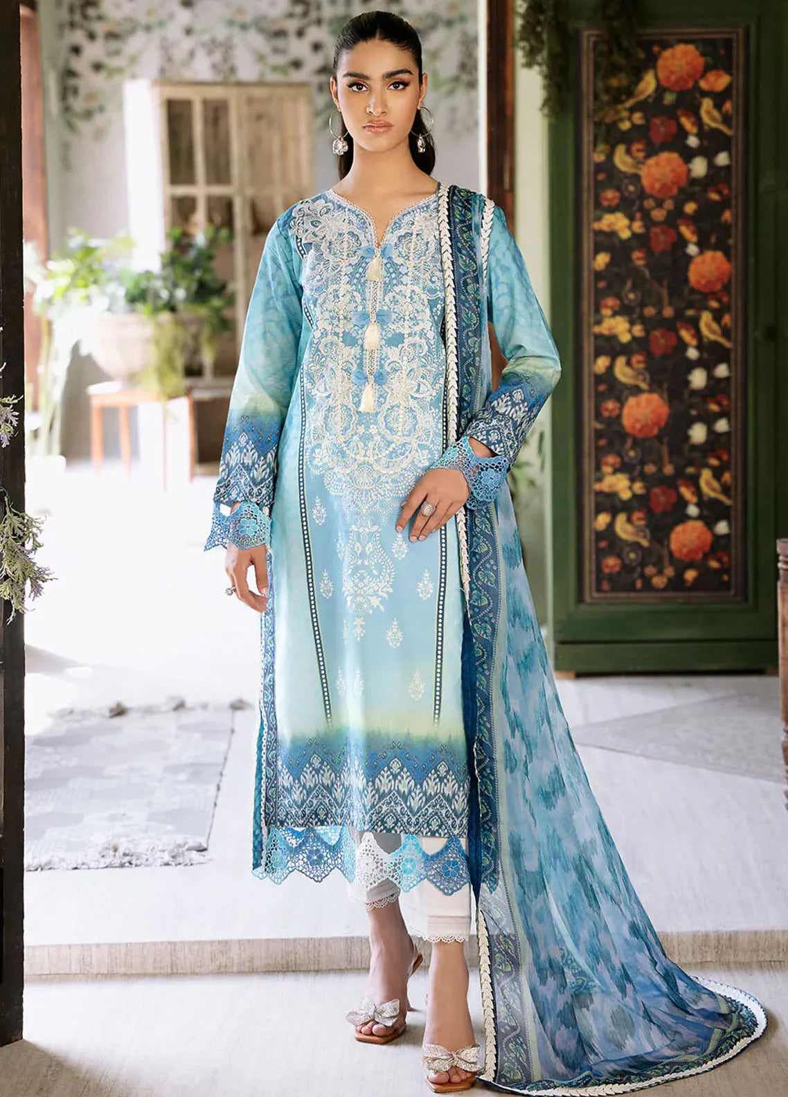 Roheenaz | Whispered Florals | Pale Peony