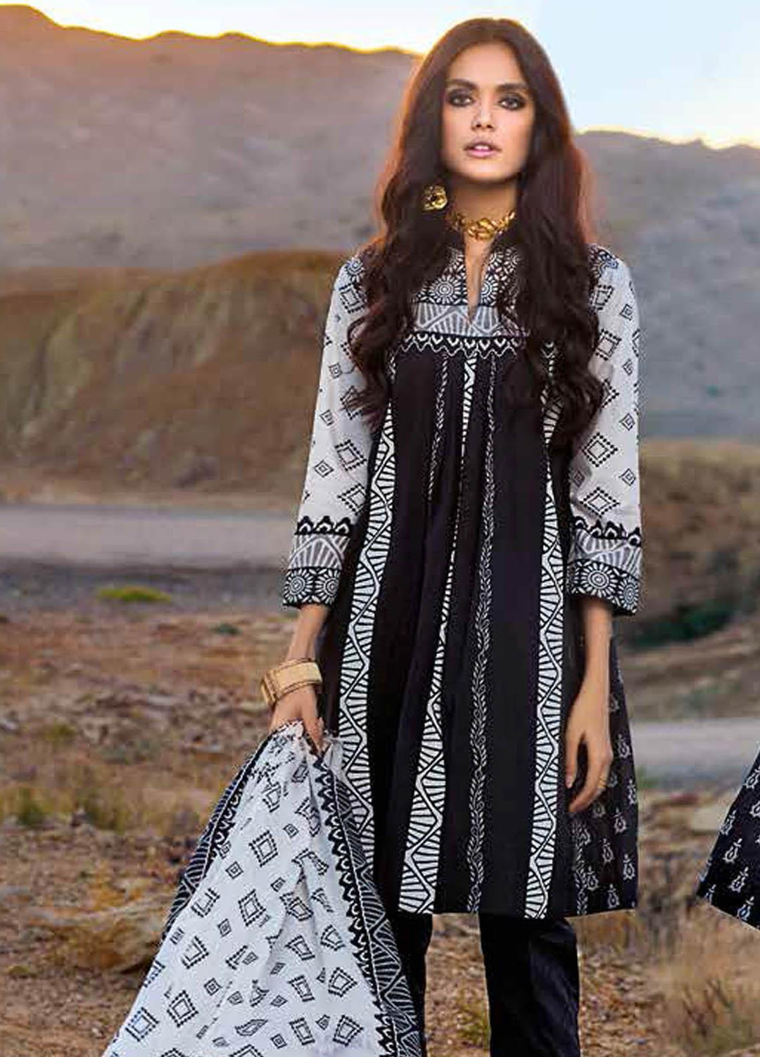Gul Ahmed Printed Lawn Suits Unstitched 3 Piece GA21BL B77 - Summer Collection