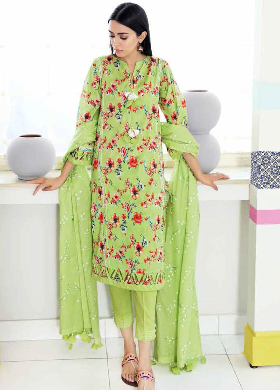 Gul Ahmed Embroidered Lawn Suits Unstitched 3 Piece GA21BL CL1059 - Summer Collection