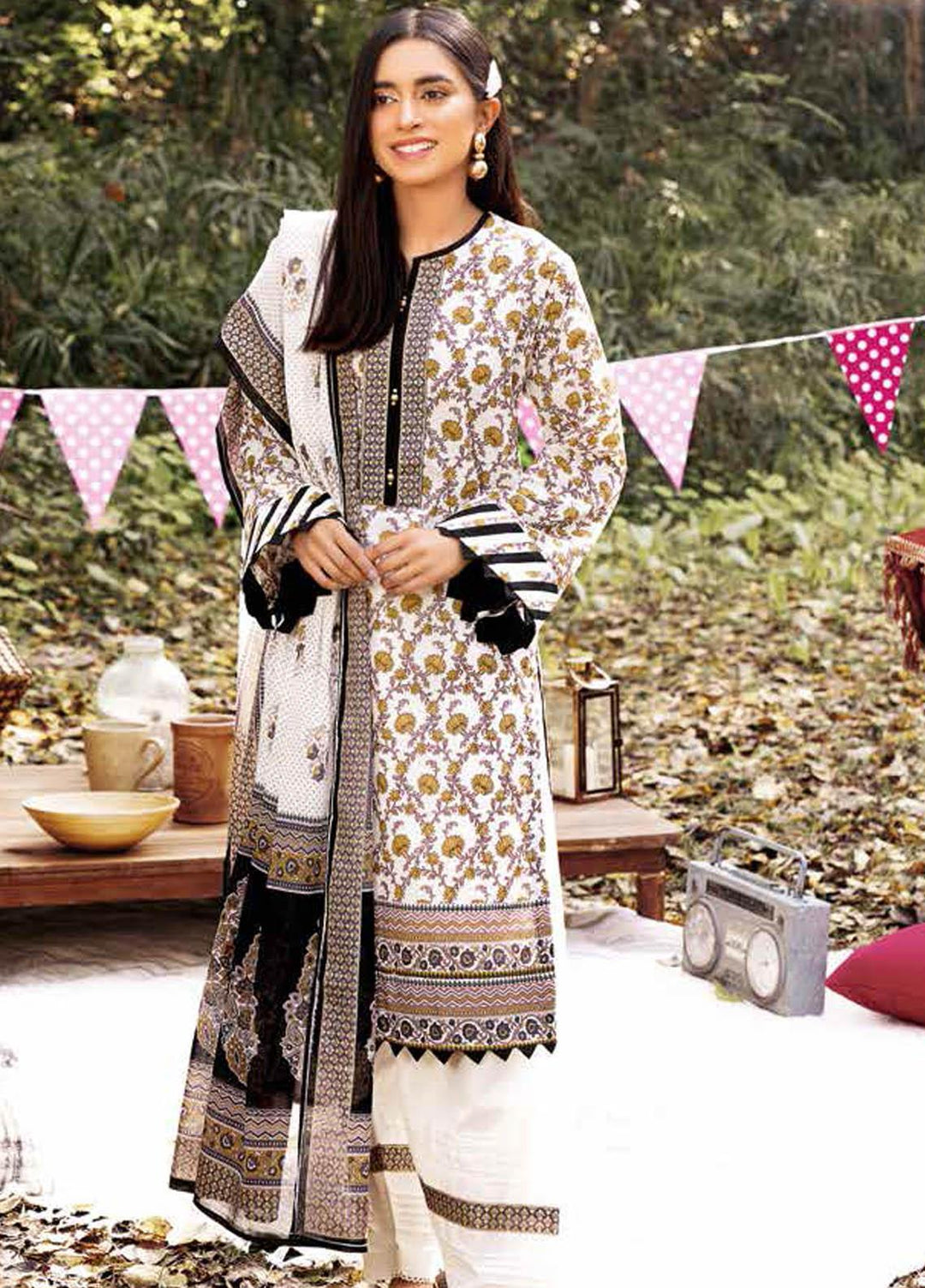 Gul Ahmed Printed Lawn Suits Unstitched 3 Piece GA21BL CL1076B - Summer Collection