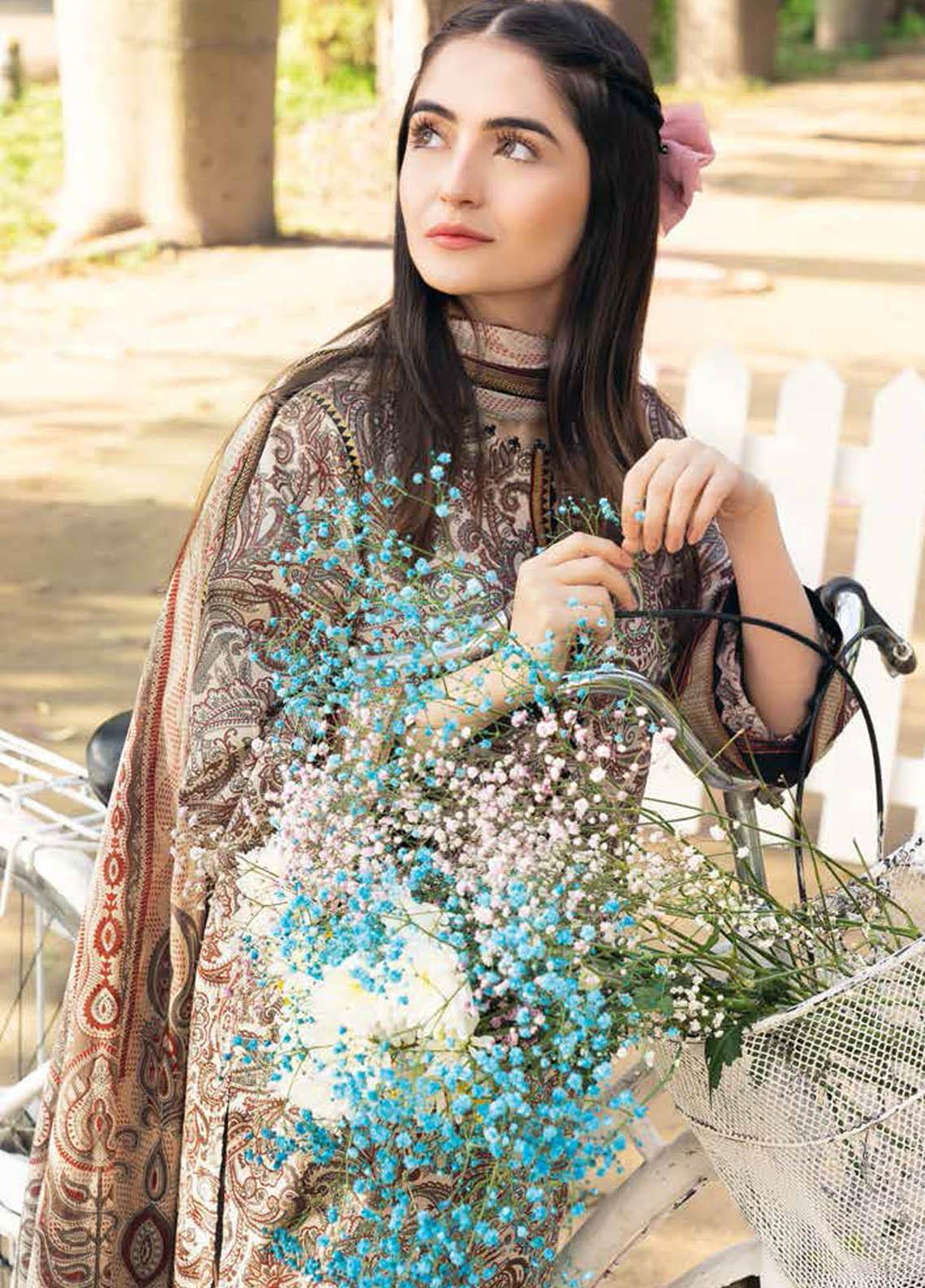 Gul Ahmed Printed Lawn Suits Unstitched 3 Piece GA21BL CL1113A - Summer Collection