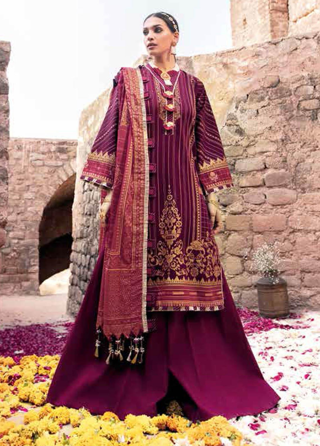 Gul Ahmed Printed Lawn Suits Unstitched 3 Piece GA21BL CL1122B - Summer Collection