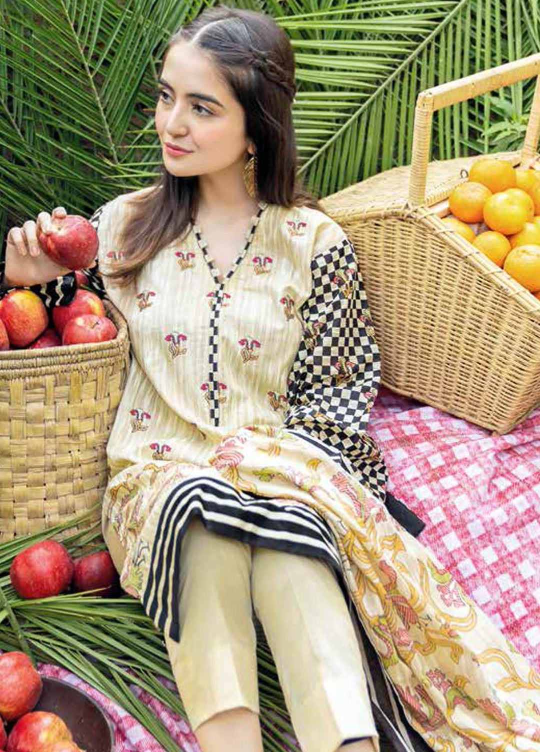 Gul Ahmed Embroidered Lawn Suits Unstitched 3 Piece GA21BL CL1123 - Summer Collection