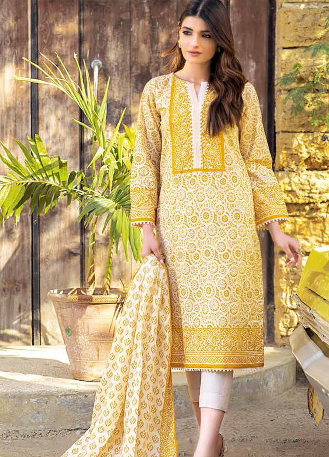 Gul Ahmed Printed Lawn Suits Unstitched 3 Piece GA21BL CL1137B - Summer Collection
