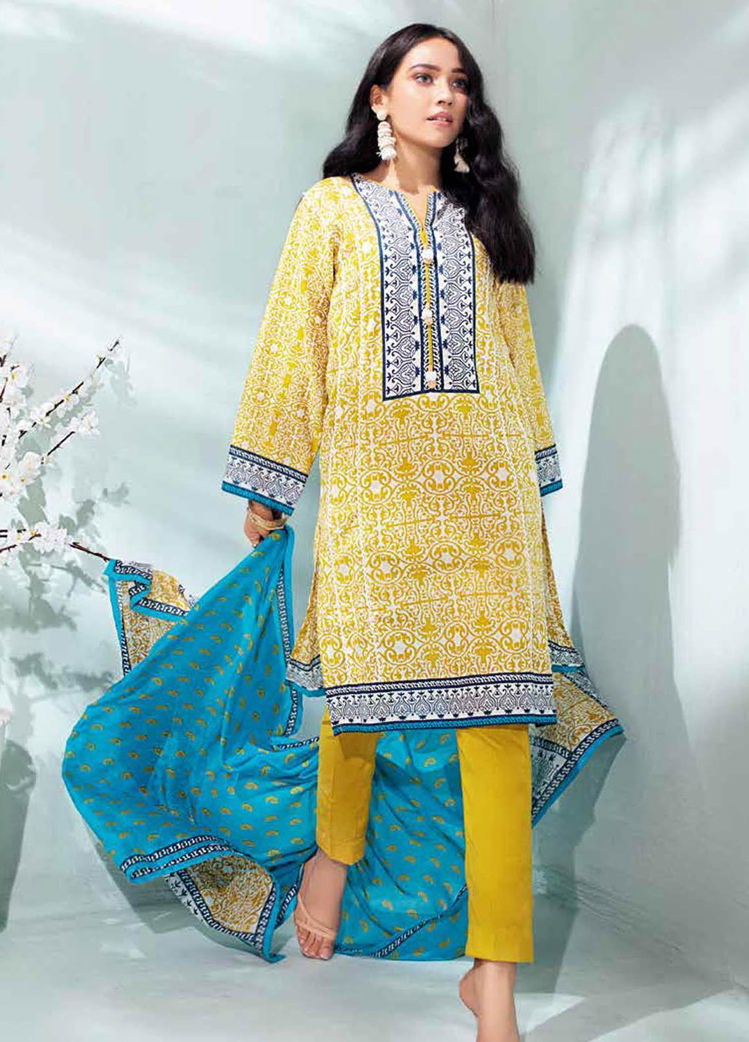 Gul Ahmed Printed Lawn Suits Unstitched 3 Piece GA21BL CL1142B - Summer Collection