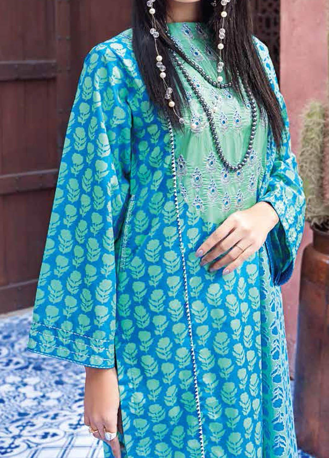 Gul Ahmed Embroidered Lawn Suits Unstitched 3 Piece GA21BL CL1150B - Summer Collection