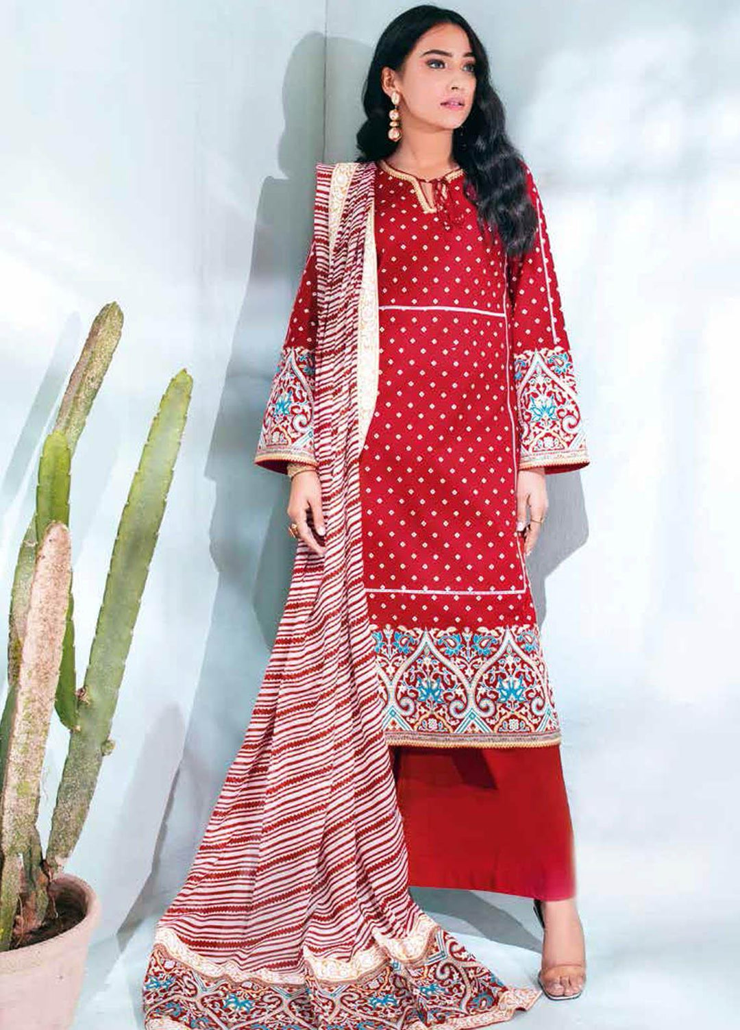 Gul Ahmed Printed Lawn Suits Unstitched 3 Piece GA21BL CL1161B - Summer Collection