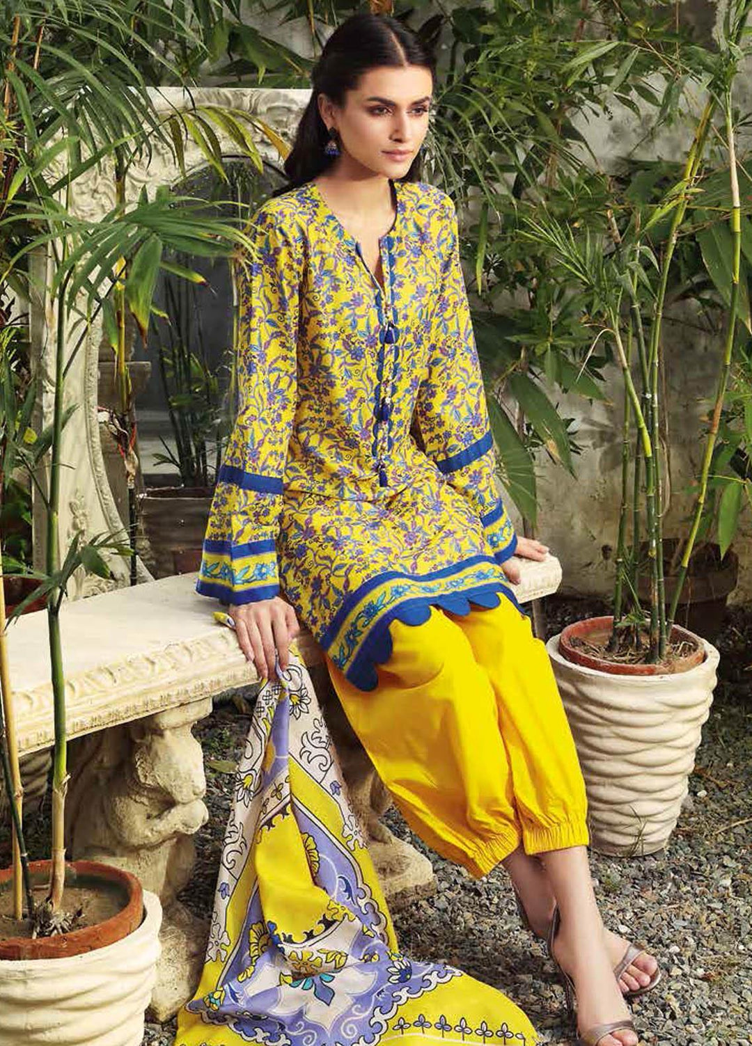 Gul Ahmed Printed Lawn Suits Unstitched 3 Piece GA21BL CL1168A - Summer Collection