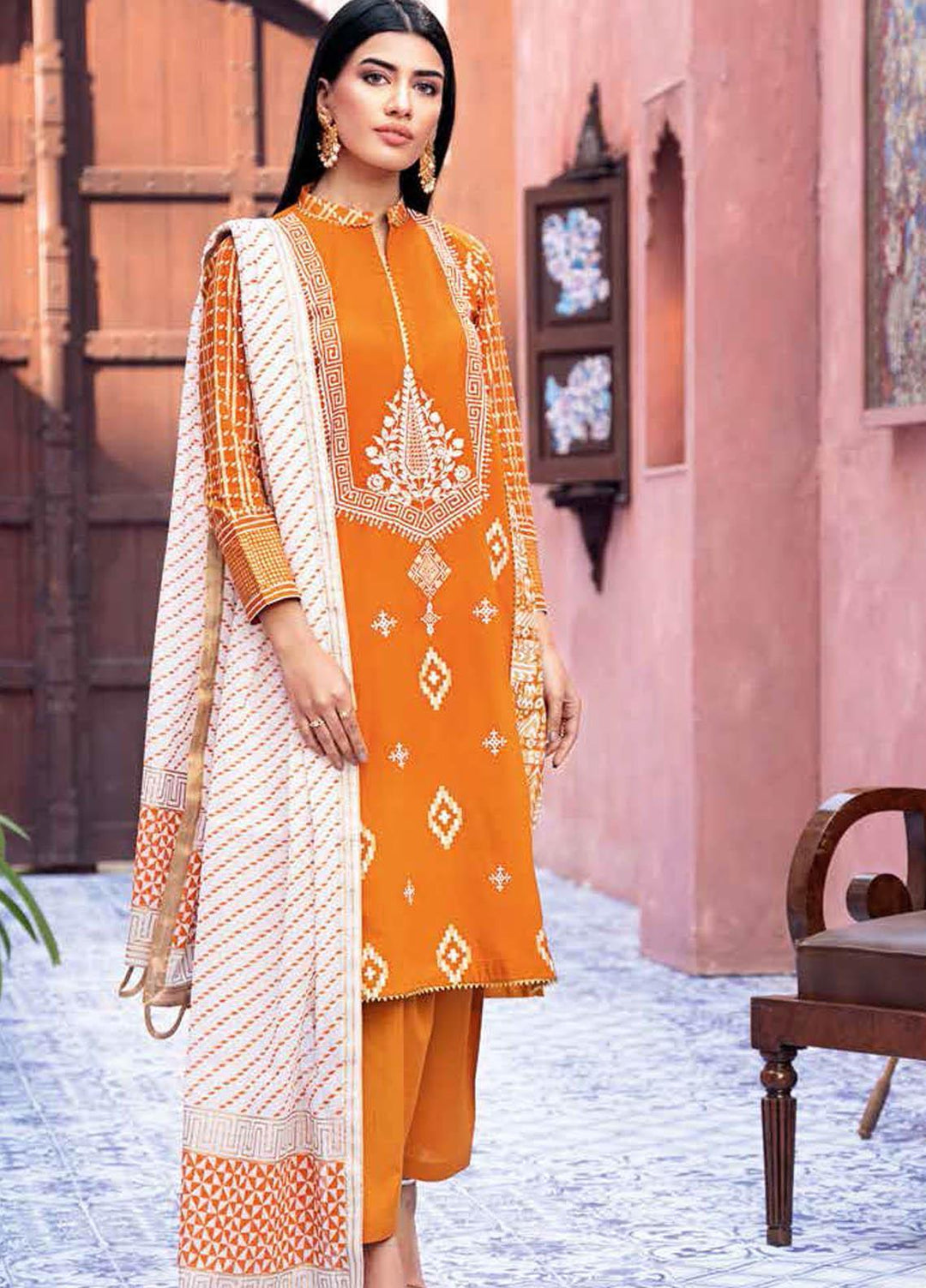 Gul Ahmed Embroidered Lawn Suits Unstitched 3 Piece GA21BL CL1171A - Summer Collection