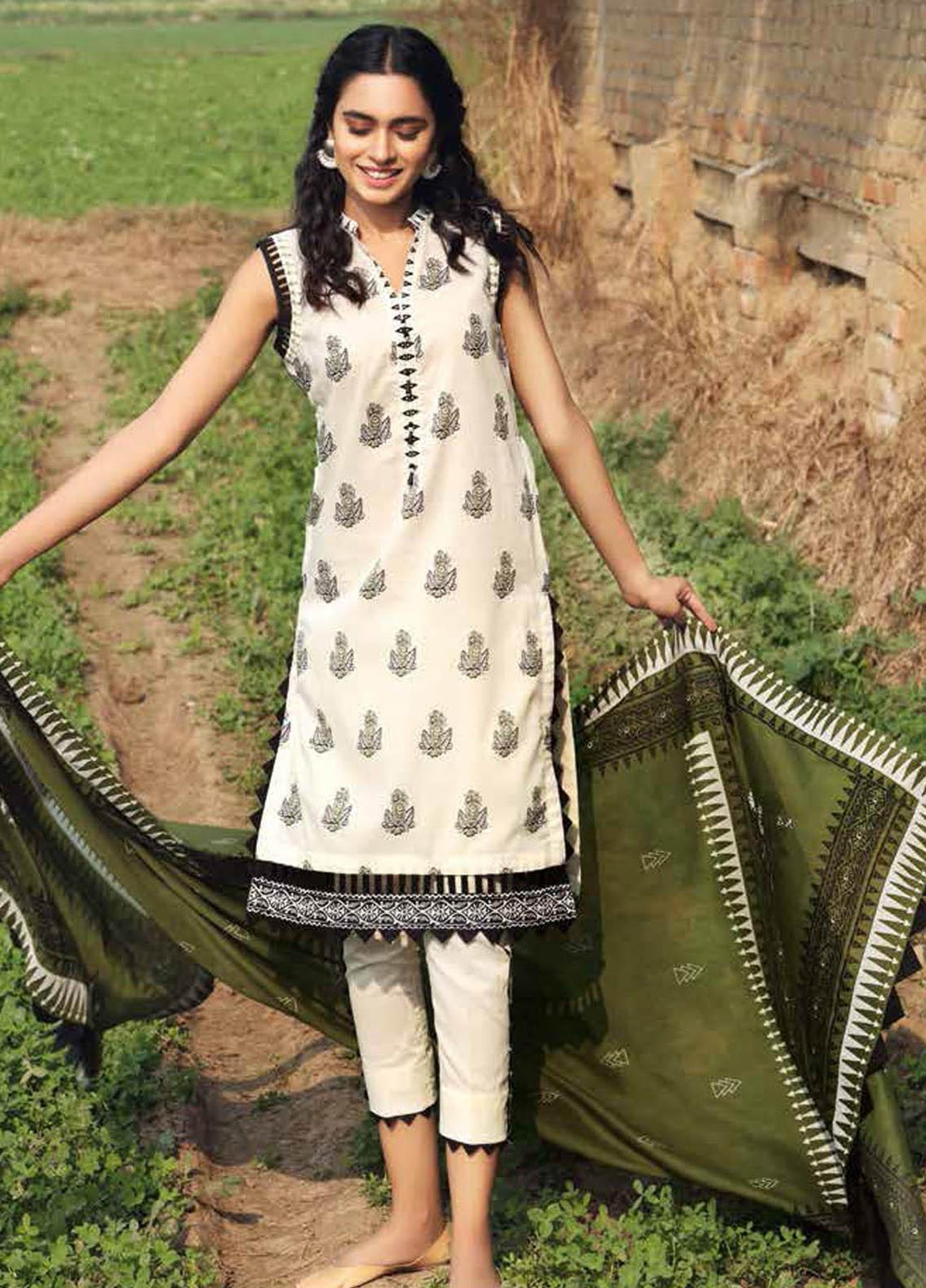 Gul Ahmed Printed Lawn Suits Unstitched 3 Piece GA21BL CL1183A - Summer Collection