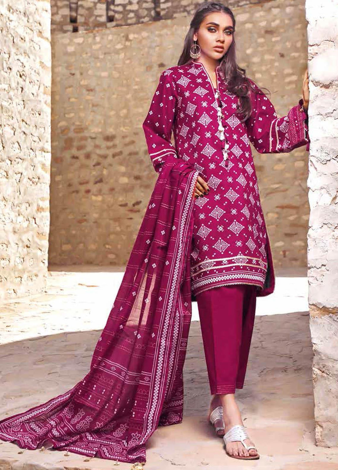 Gul Ahmed Printed Lawn Suits Unstitched 3 Piece GA21BL CL1200B - Summer Collection