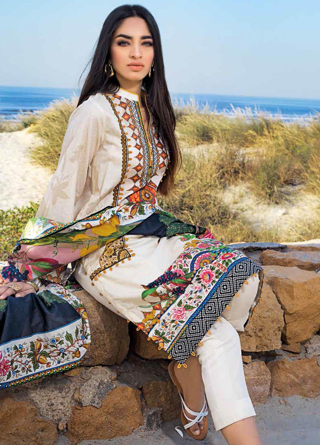 Gul Ahmed Printed Lawn Suits Unstitched 3 Piece GA21BL CL1250B - Summer Collection