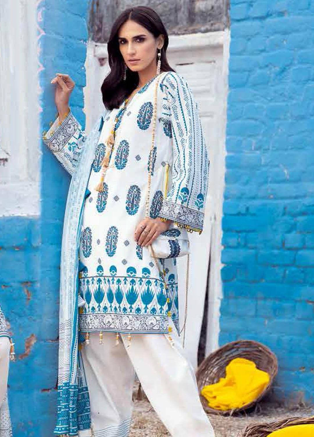 Gul Ahmed Printed Lawn Suits Unstitched 3 Piece GA21BL CL1258 - Summer Collection