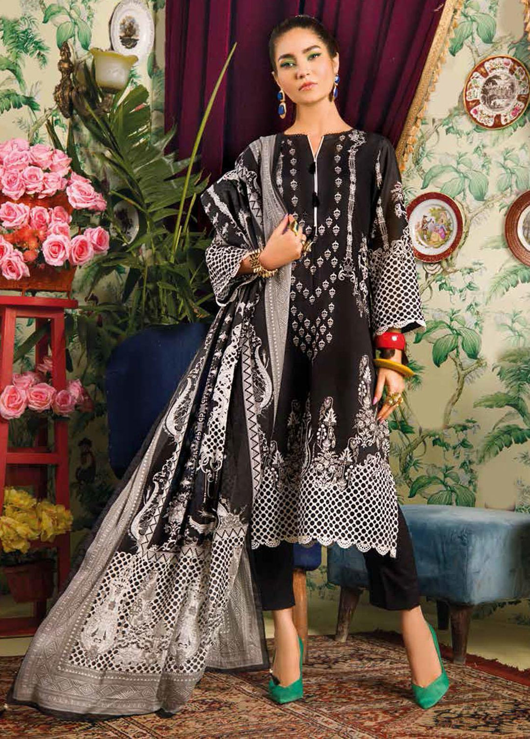 Gul Ahmed Printed Lawn Suits Unstitched 3 Piece GA22SB B-22005 - Summer Collection