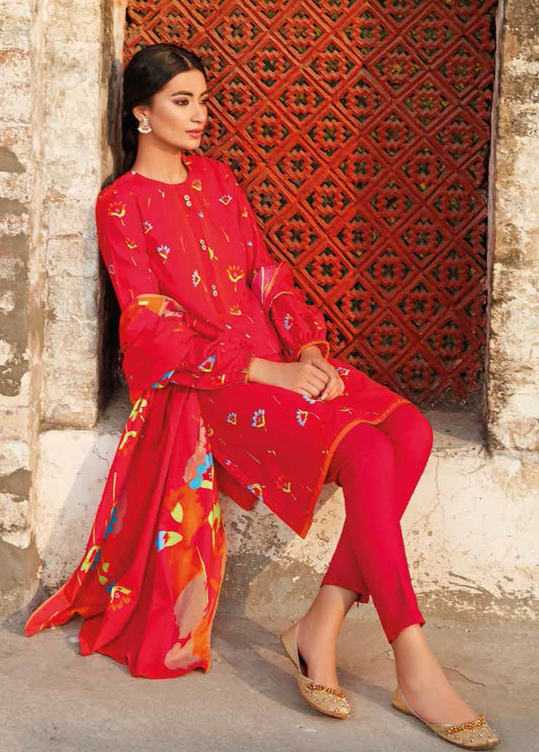 Gul Ahmed Printed Lawn Suits Unstitched 3 Piece GA22SB CL-1124 - Summer Collection