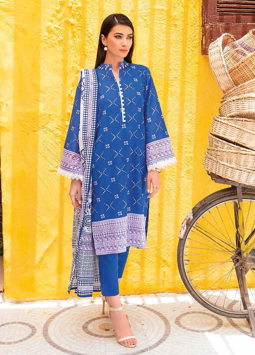 Gul Ahmed Printed Lawn Suits Unstitched 3 Piece GA22SB CL-1129 B - Summer Collection