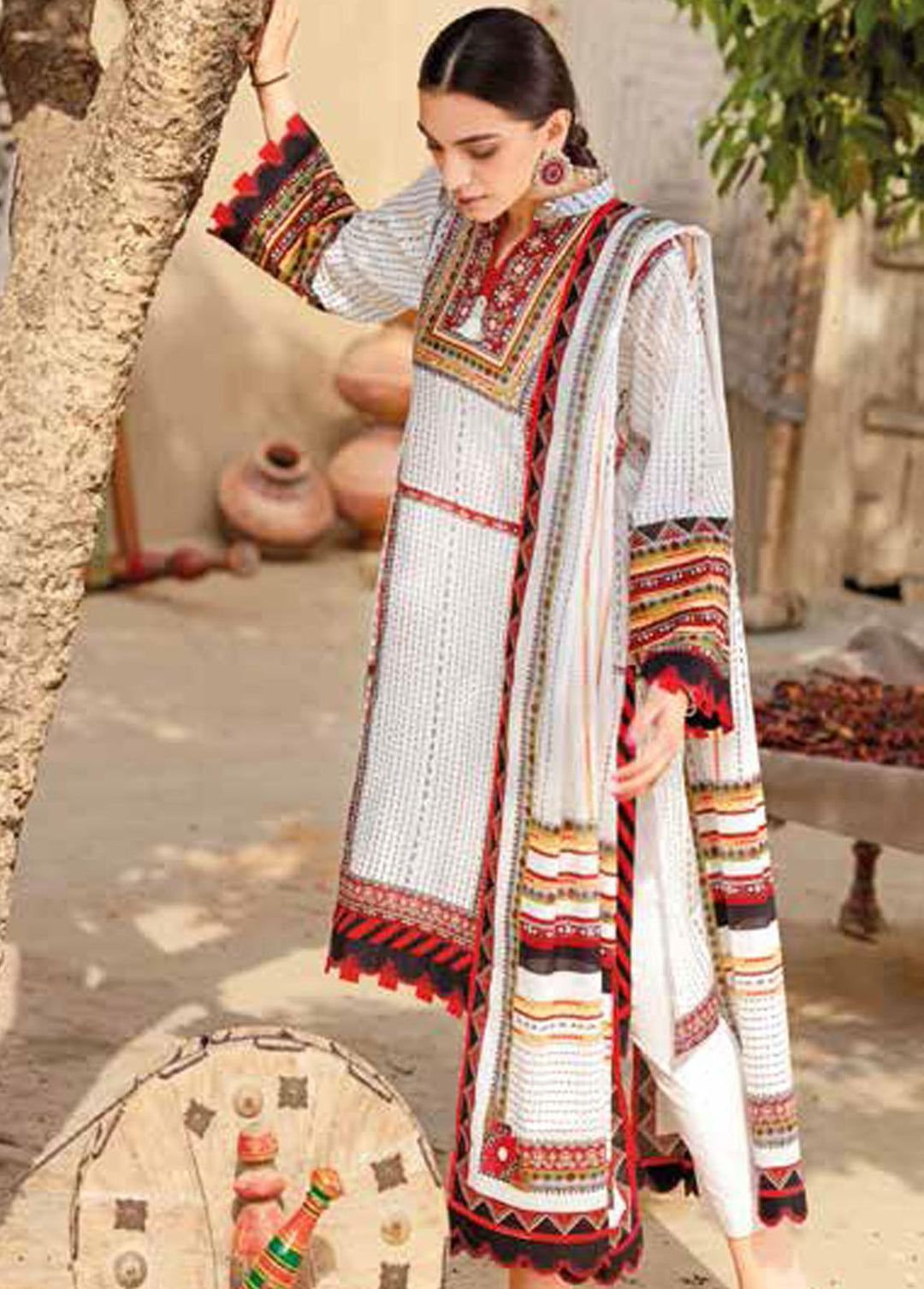Gul Ahmed Printed Lawn Suits Unstitched 3 Piece GA22SB CL-12009 B - Summer Collection