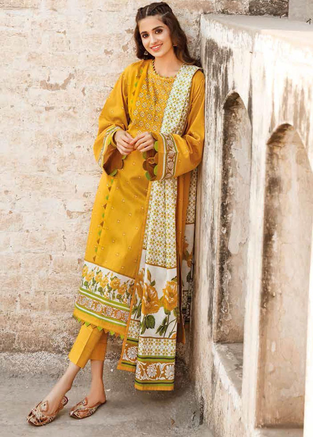 Gul Ahmed Printed Lawn Suits Unstitched 3 Piece GA22SB CL-12011 A - Summer Collection