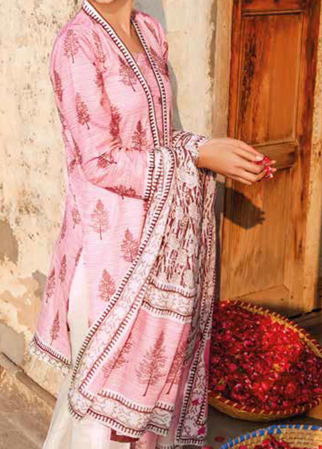 Gul Ahmed Printed Lawn Suits Unstitched 3 Piece GA22SB CL-1231 A - Summer Collection
