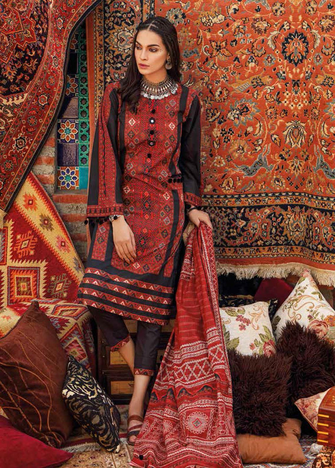 Gul Ahmed Printed Lawn Suits Unstitched 3 Piece GA22SB CL-1301 - Summer Collection