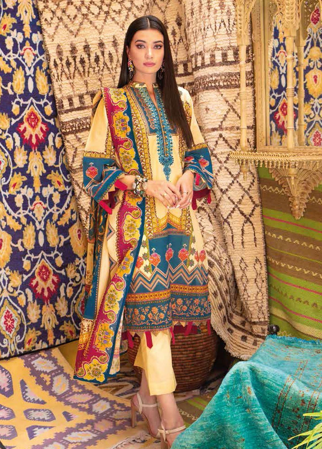 Gul Ahmed Embroidered Lawn Suits Unstitched 3 Piece GA22SB CL-1322 - Summer Collection