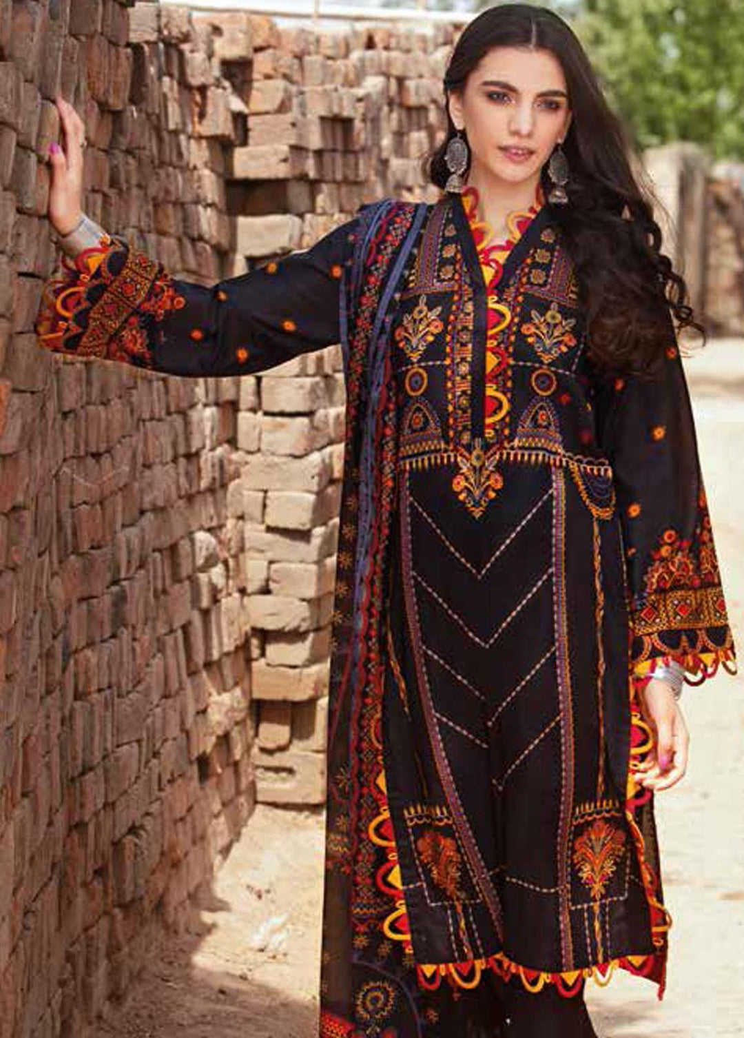 Gul Ahmed Printed Lawn Suits Unstitched 3 Piece GA22SB CL-1328 B - Summer Collection