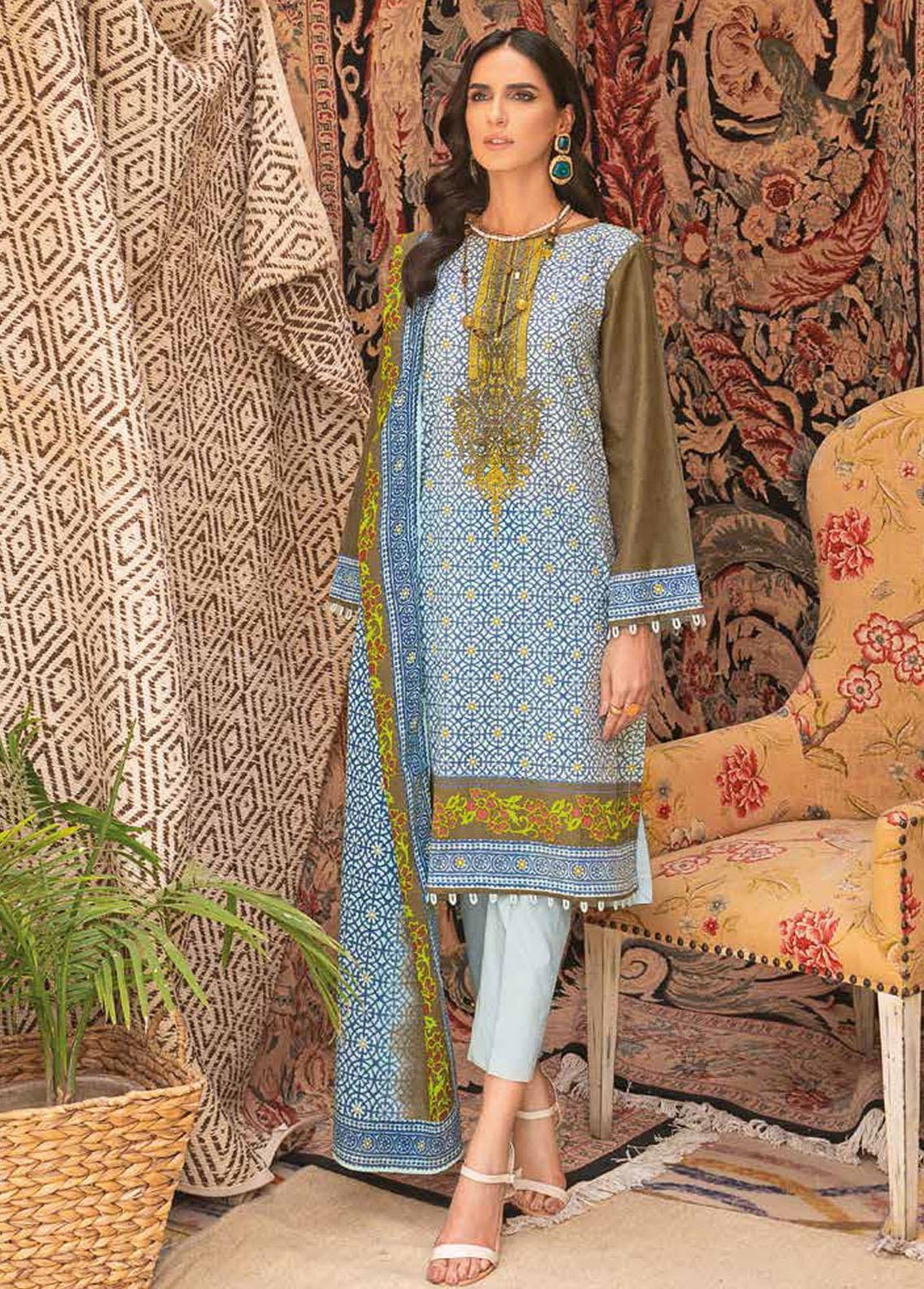 Gul Ahmed Embroidered Lawn Suits Unstitched 3 Piece GA22SB CL-22031 - Summer Collection