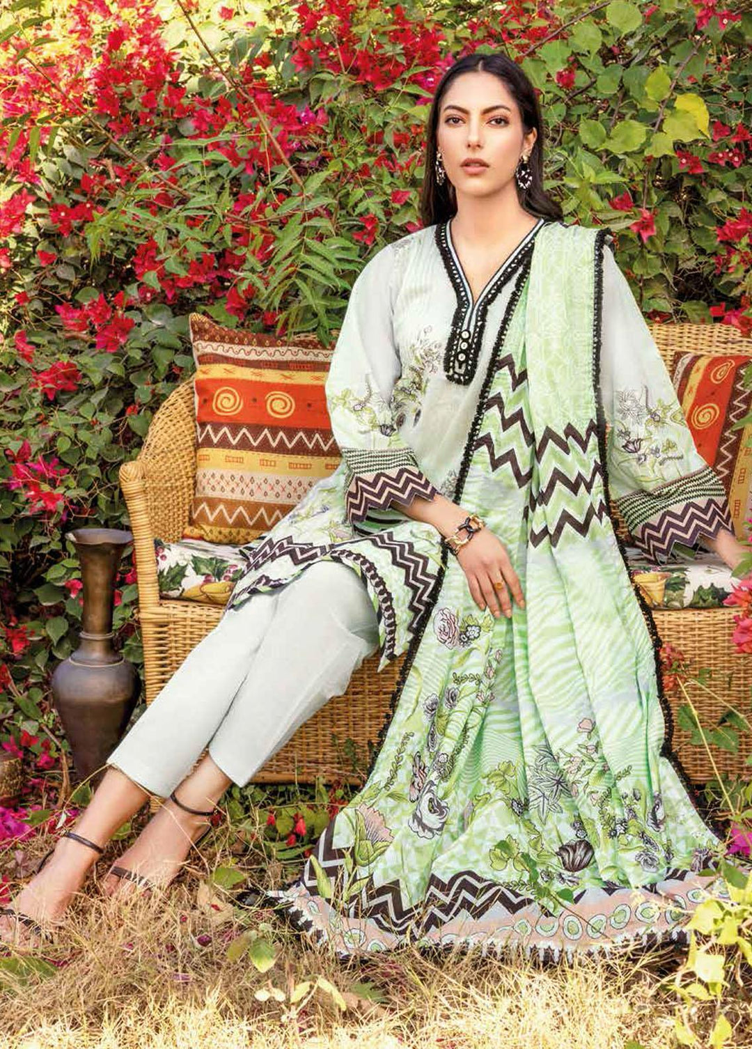 Gul Ahmed Printed Lawn Suits Unstitched 3 Piece GA22SB CL-22076 A - Summer Collection