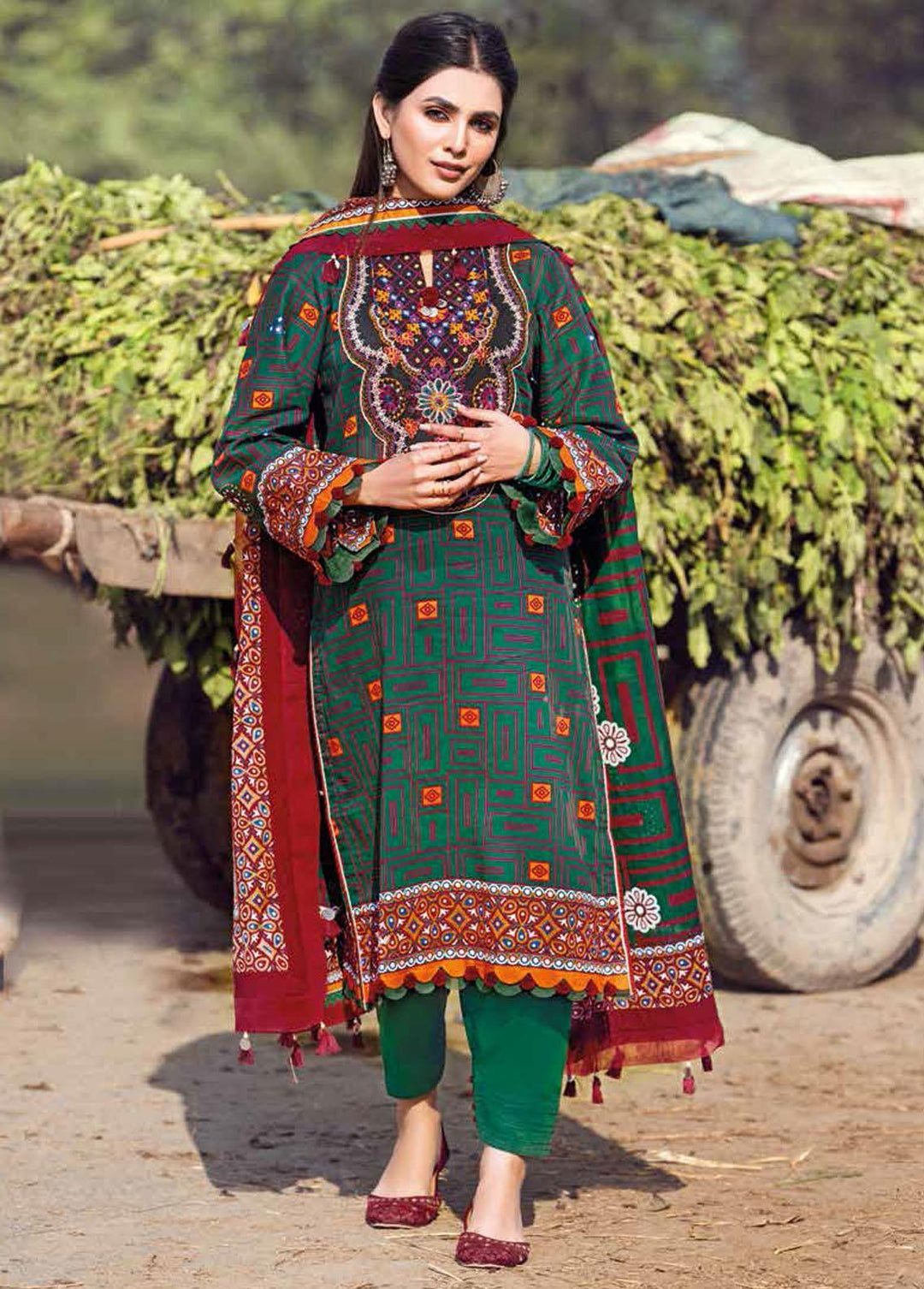 Gul Ahmed Embroidered Lawn Suits Unstitched 3 Piece GA22SB CL-22163 - Summer Collection